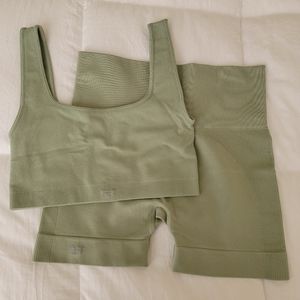 Set Active Matcha Sports Bra and Bike Shorts